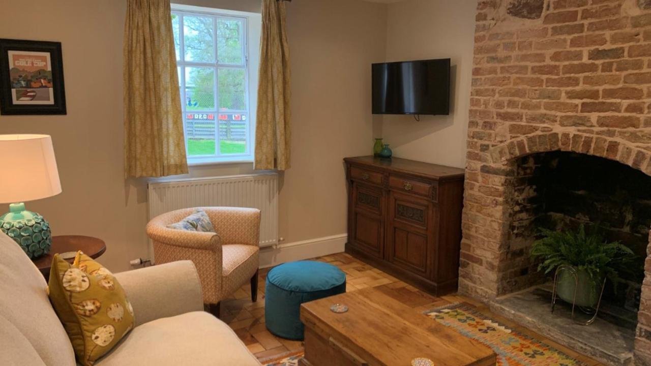 Oulton Park Lodge Little Budworth ภายนอก รูปภาพ